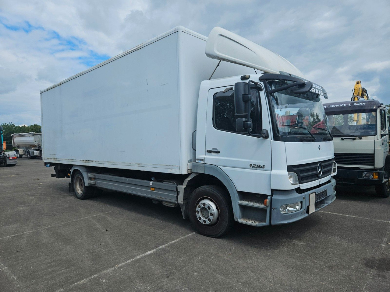 Mercedes-Benz Atego 1224 mit Ladebordwand
